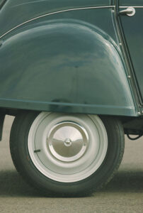 3833981275 La 2 Cv A 60 Ans 202x300